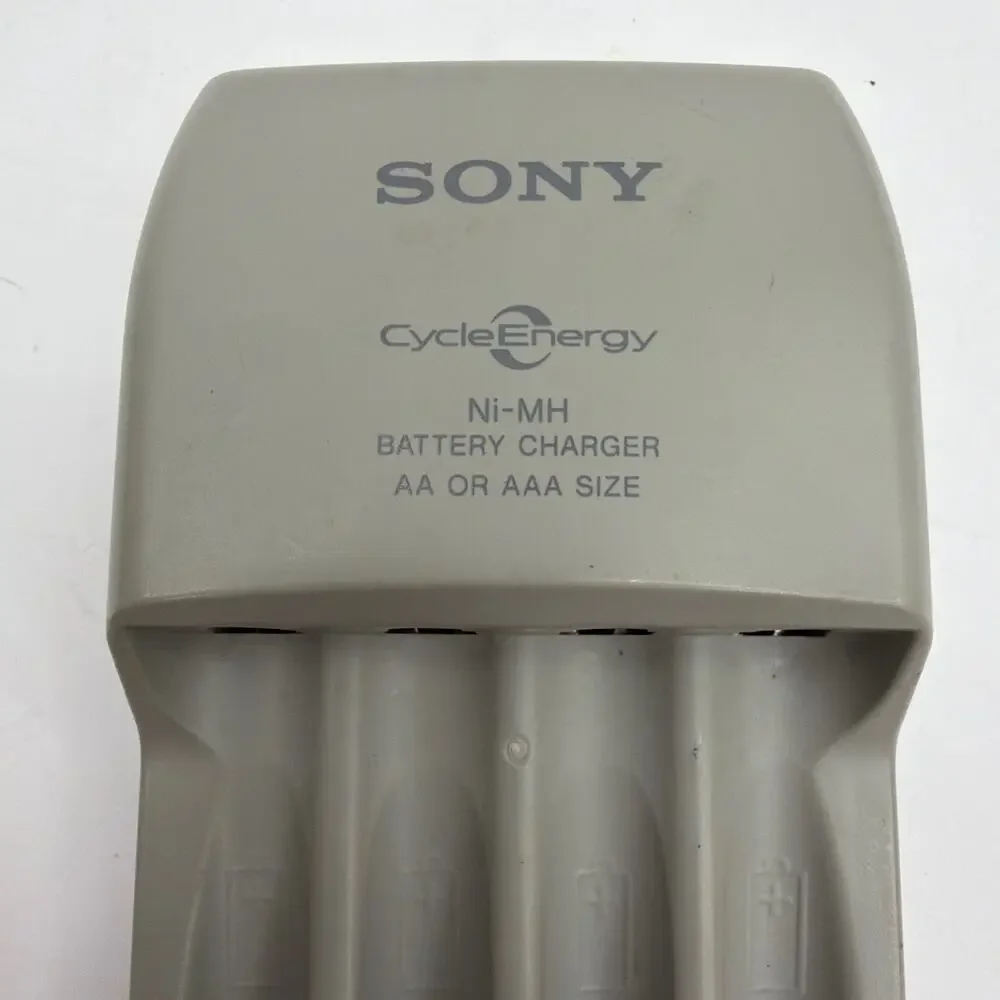 Sony CycleEnergy BCG-34HLD Ni-MH AA/AAA Battery Charger